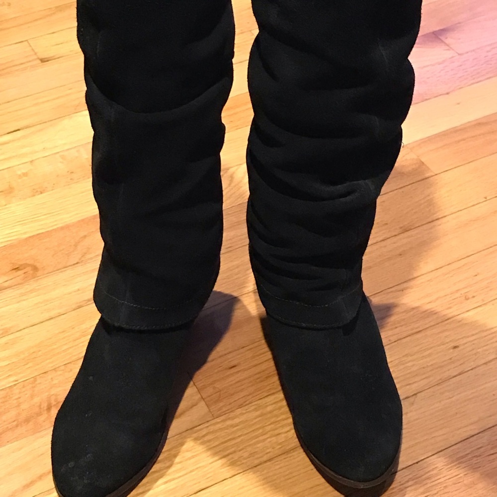 Suede boots